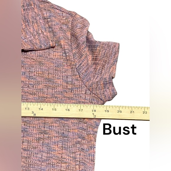 Wild Fable Multicolor Knit romper size XL
BIN #3 - Picture 5 of 7